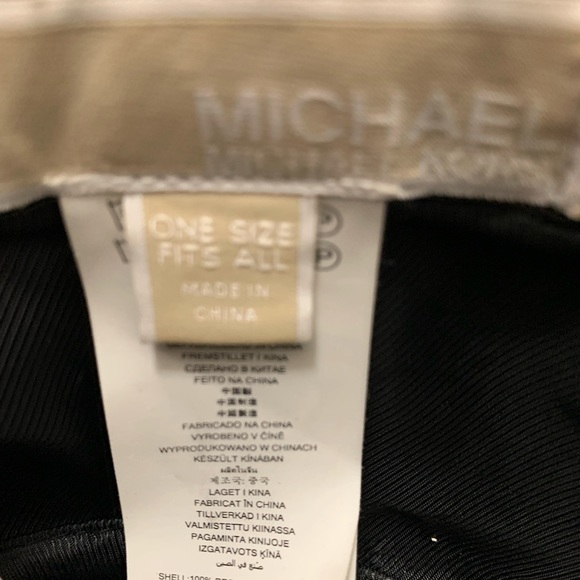 Michael Kors Logo Jacquard Bucket Hat - Picture 4 of 9